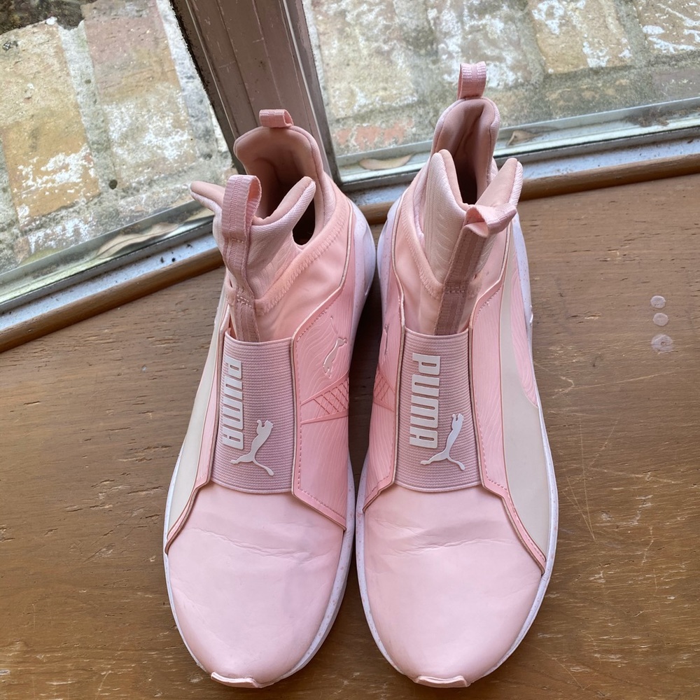 Puma tennis shoes
